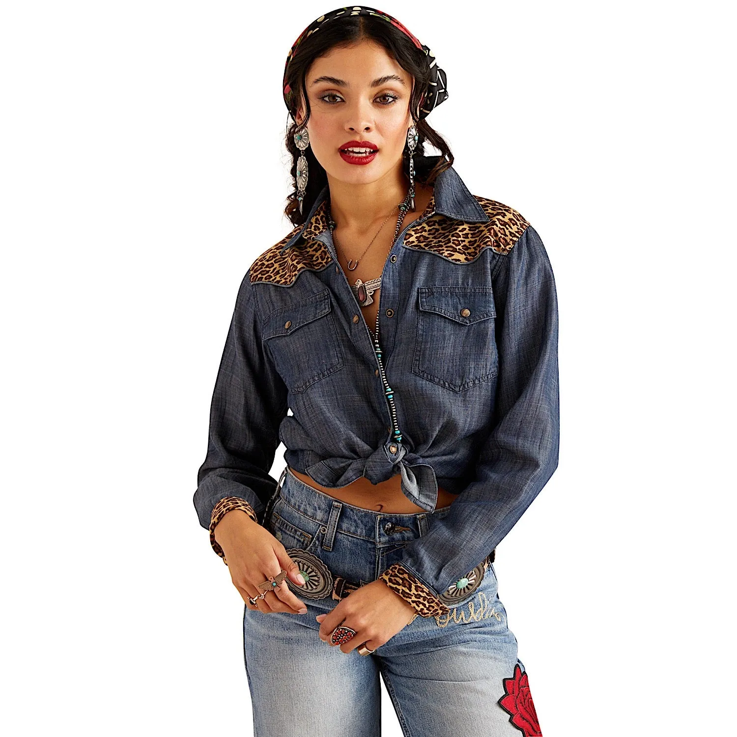 Sure! Here’s an optimized title for the e-commerce product:

Ariat Womens Quincy Chambray Rodeo Shirt in Layla Rose Design

This title emphasizes the brand, gender, product type, material, and design, making it clearer and more appealing to potential buyers.