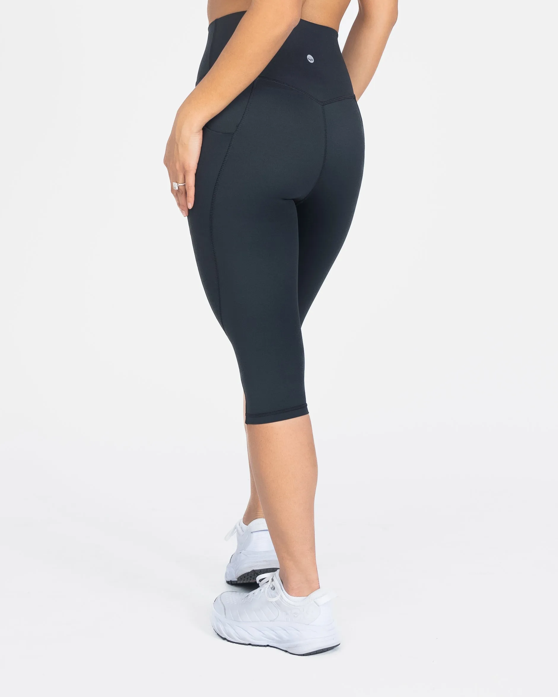 Lux Pace Crops (15 in.) - Black