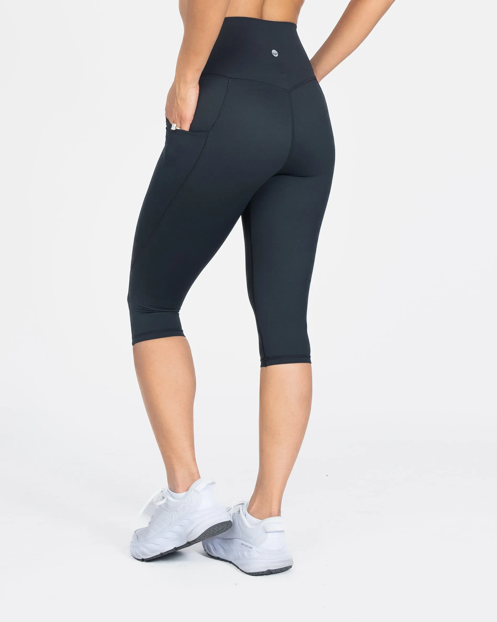 Lux Pace Crops (15 in.) - Black