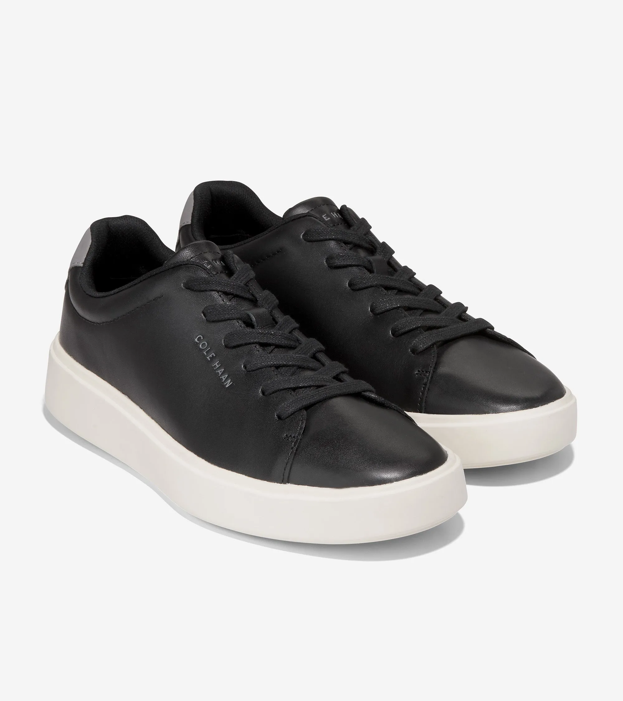 Men's Grand Crosscourt Traveler Sneaker